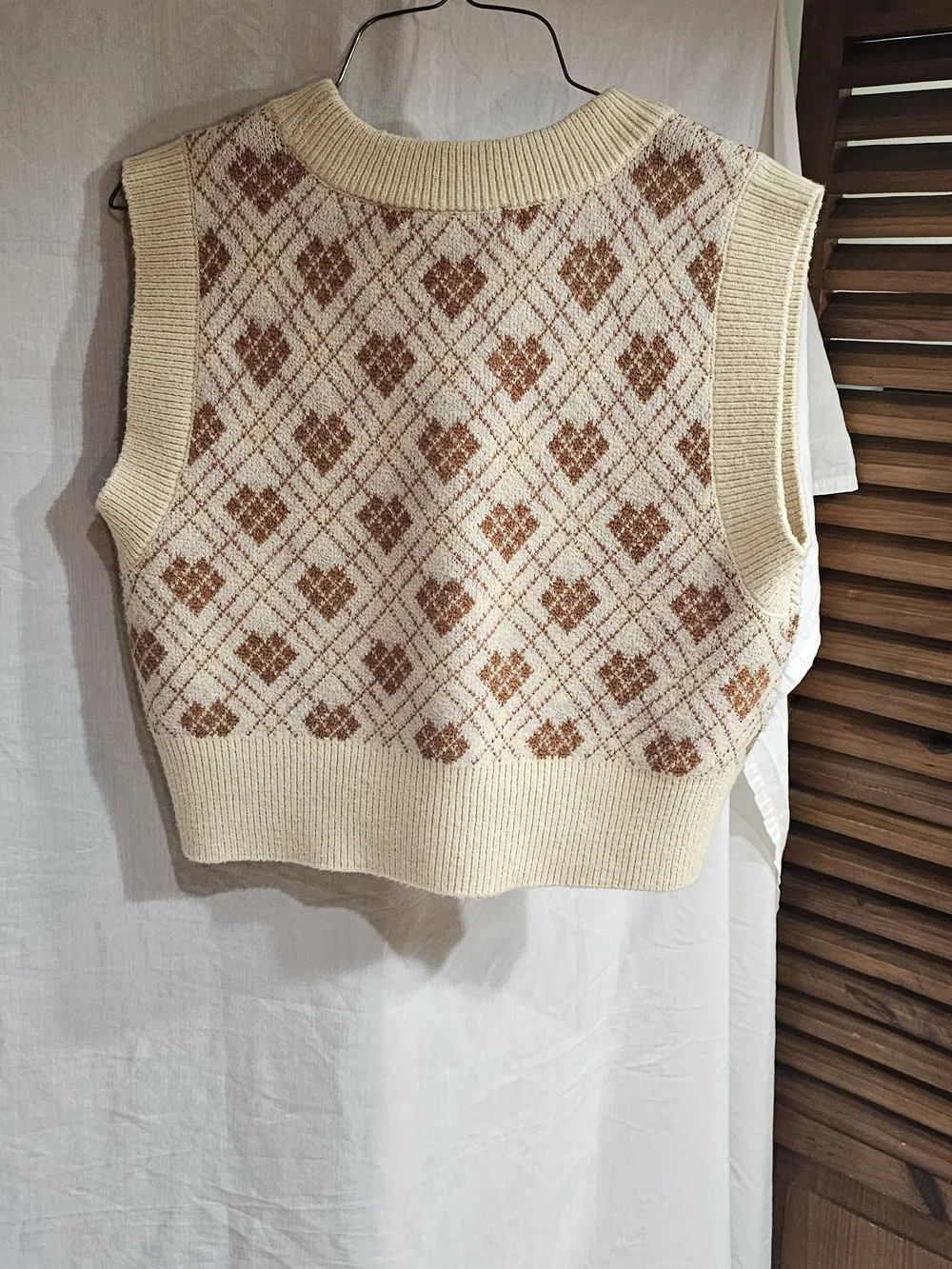 Arizona Jean Company Cream and Brown Argyle V-Neck Sweater Vest Size M Woman